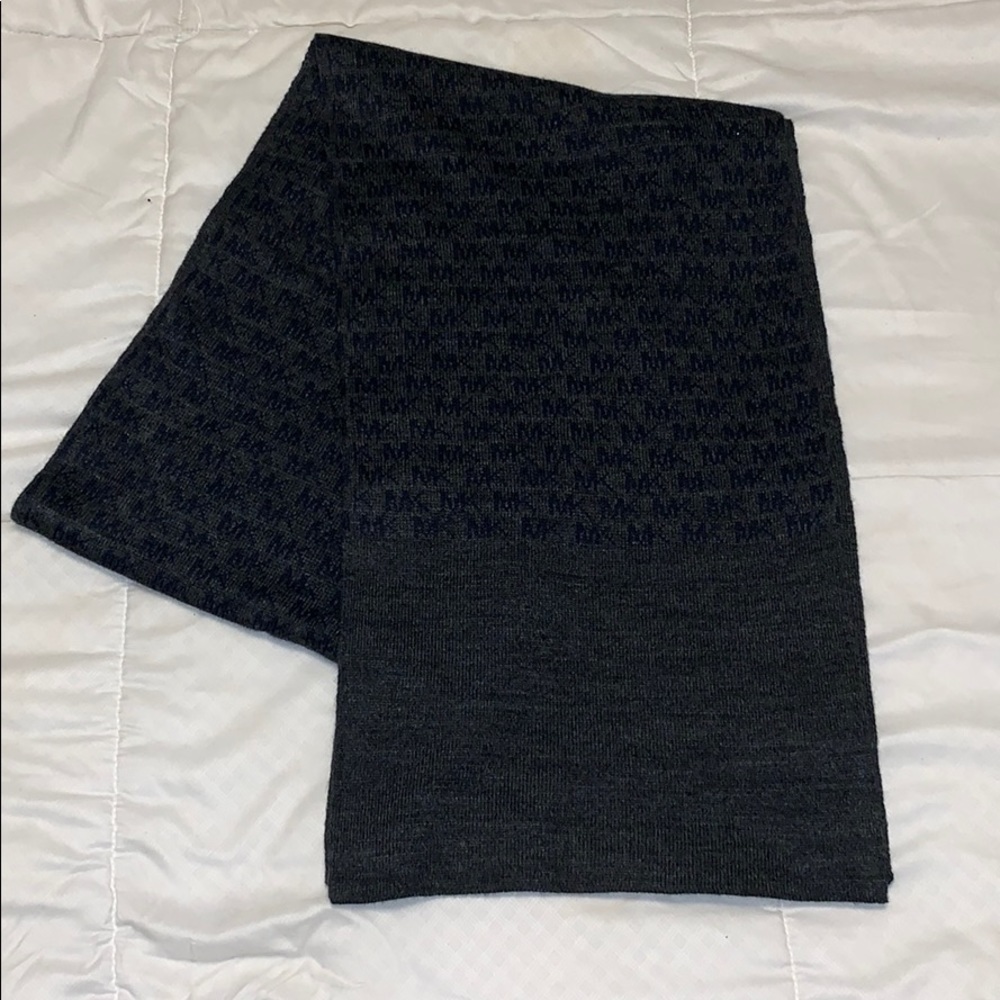 Michael Kors scarf